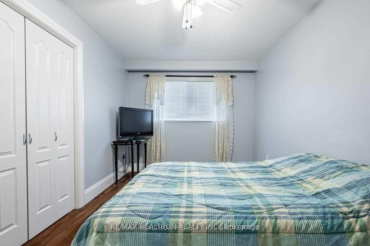 Photo 15 of 33 Long Branch Avenue, Etobicoke, Long Branch — HOMEH