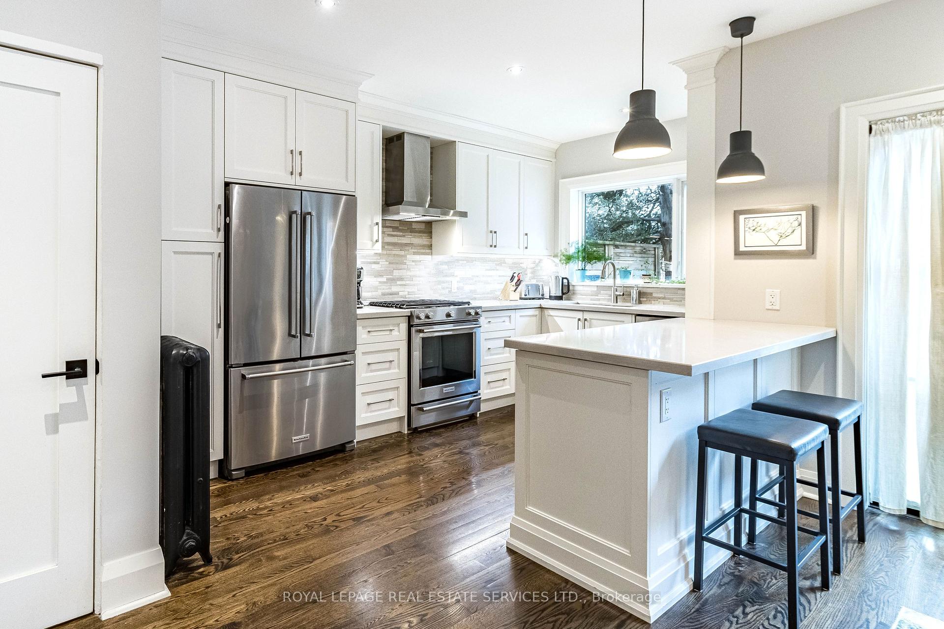 Photo 13 of 60 Third Street, Etobicoke, New Toronto — HOMEH