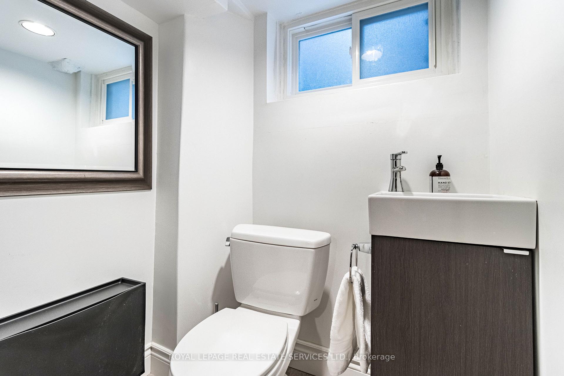 Photo 31 of 60 Third Street, Etobicoke, New Toronto — HOMEH