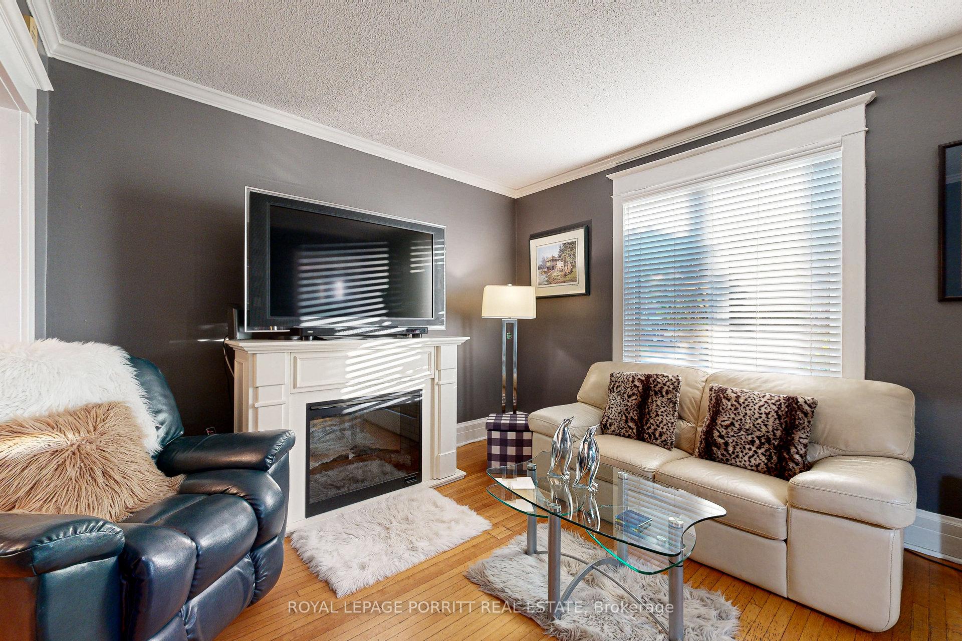 Photo 3 of 112 Fifth Street, Etobicoke, New Toronto — HOMEH