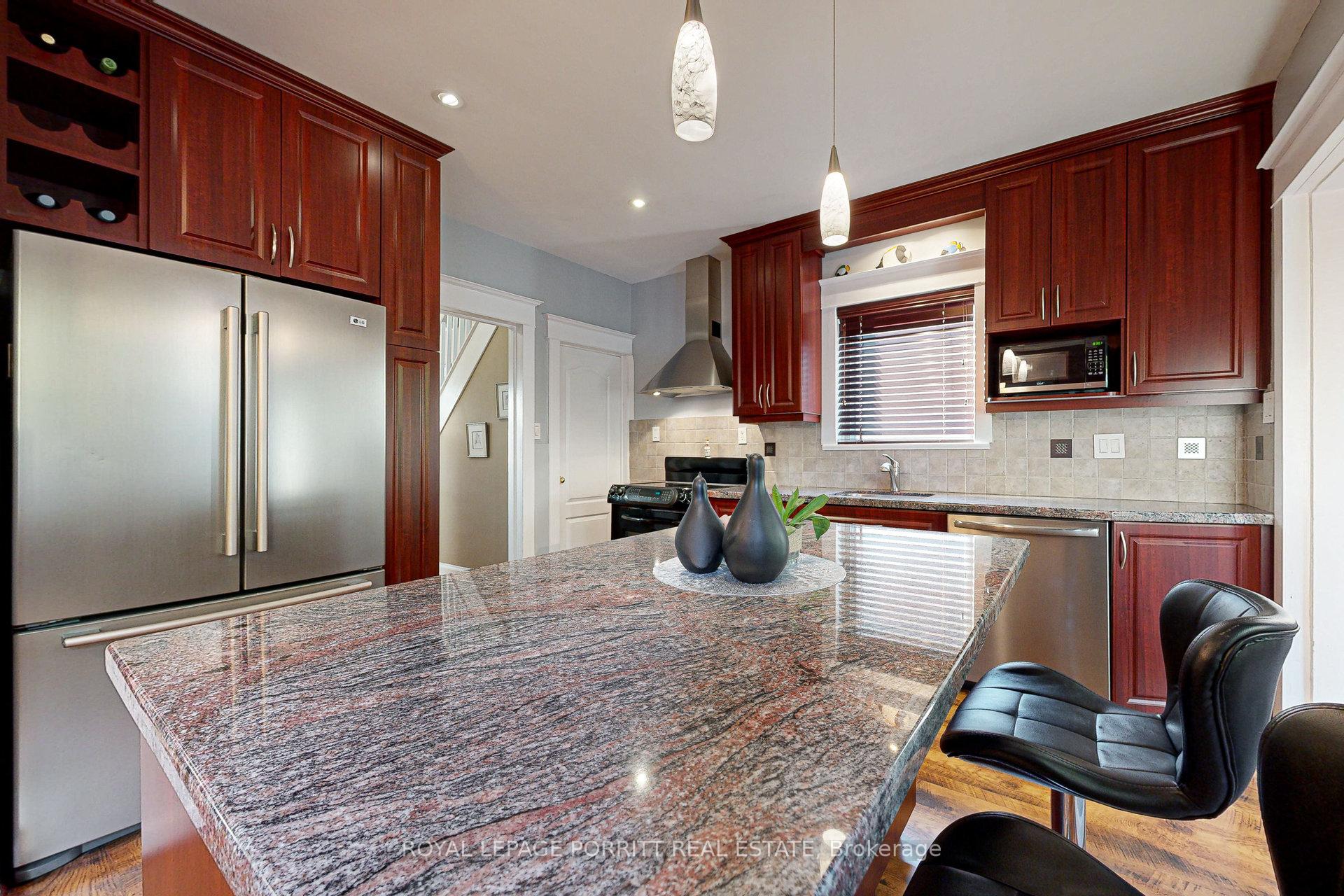 Photo 14 of 112 Fifth Street, Etobicoke, New Toronto — HOMEH
