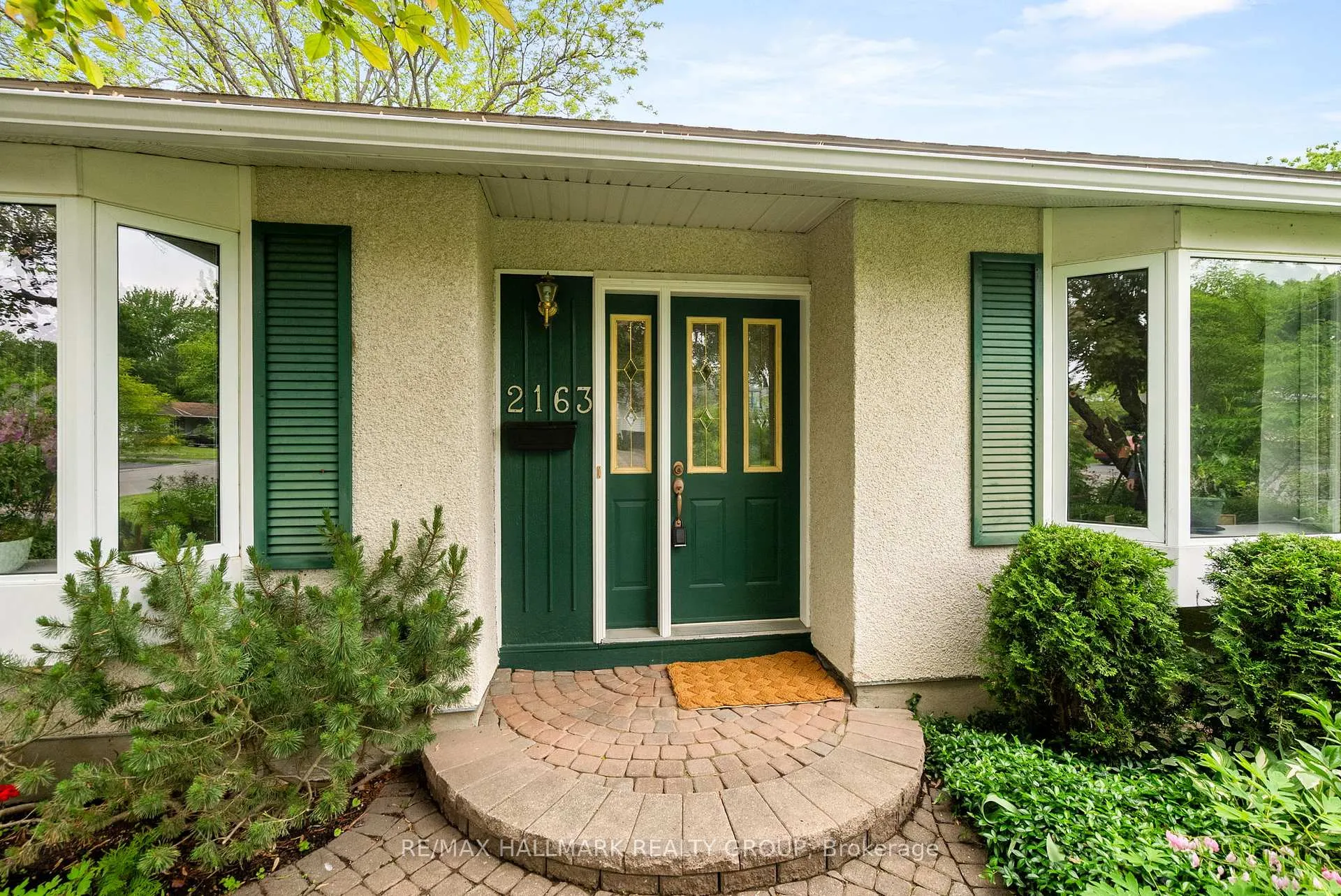Photo 5 of 2163 Fillmore Crescent, Ottawa, Beacon Hill North — HOMEH