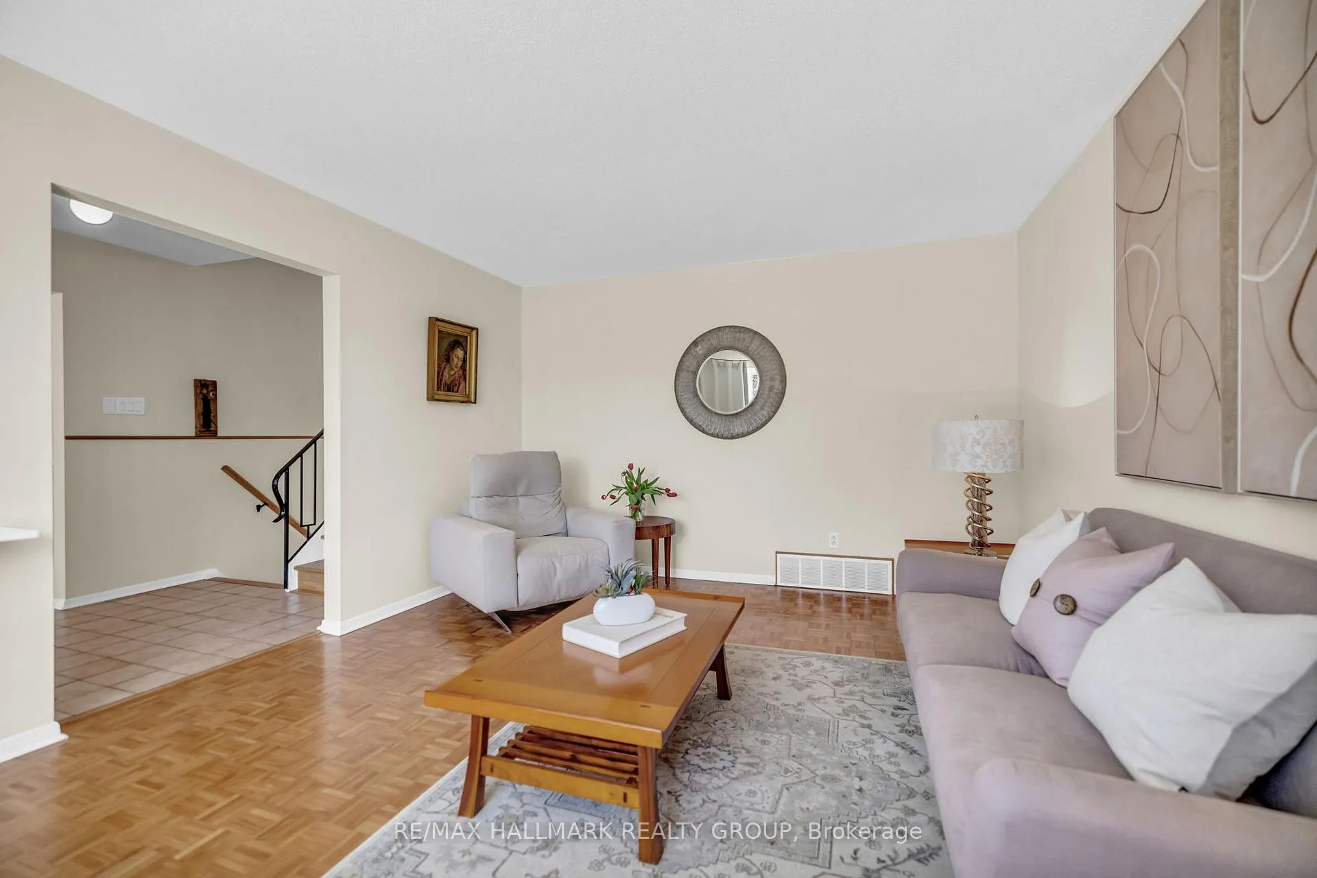 Photo 8 of 2163 Fillmore Crescent, Ottawa, Beacon Hill North — HOMEH