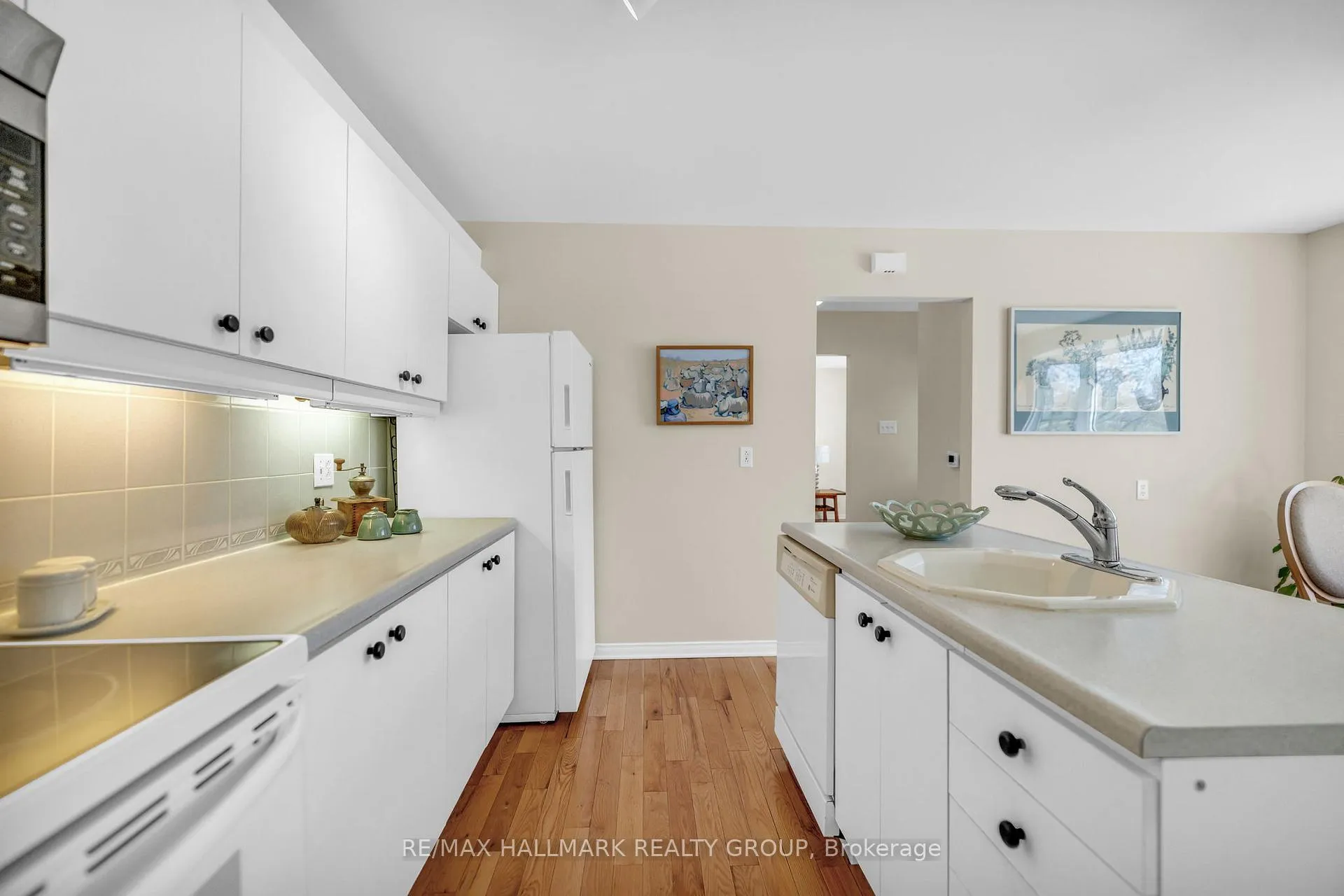 Photo 12 of 2163 Fillmore Crescent, Ottawa, Beacon Hill North — HOMEH