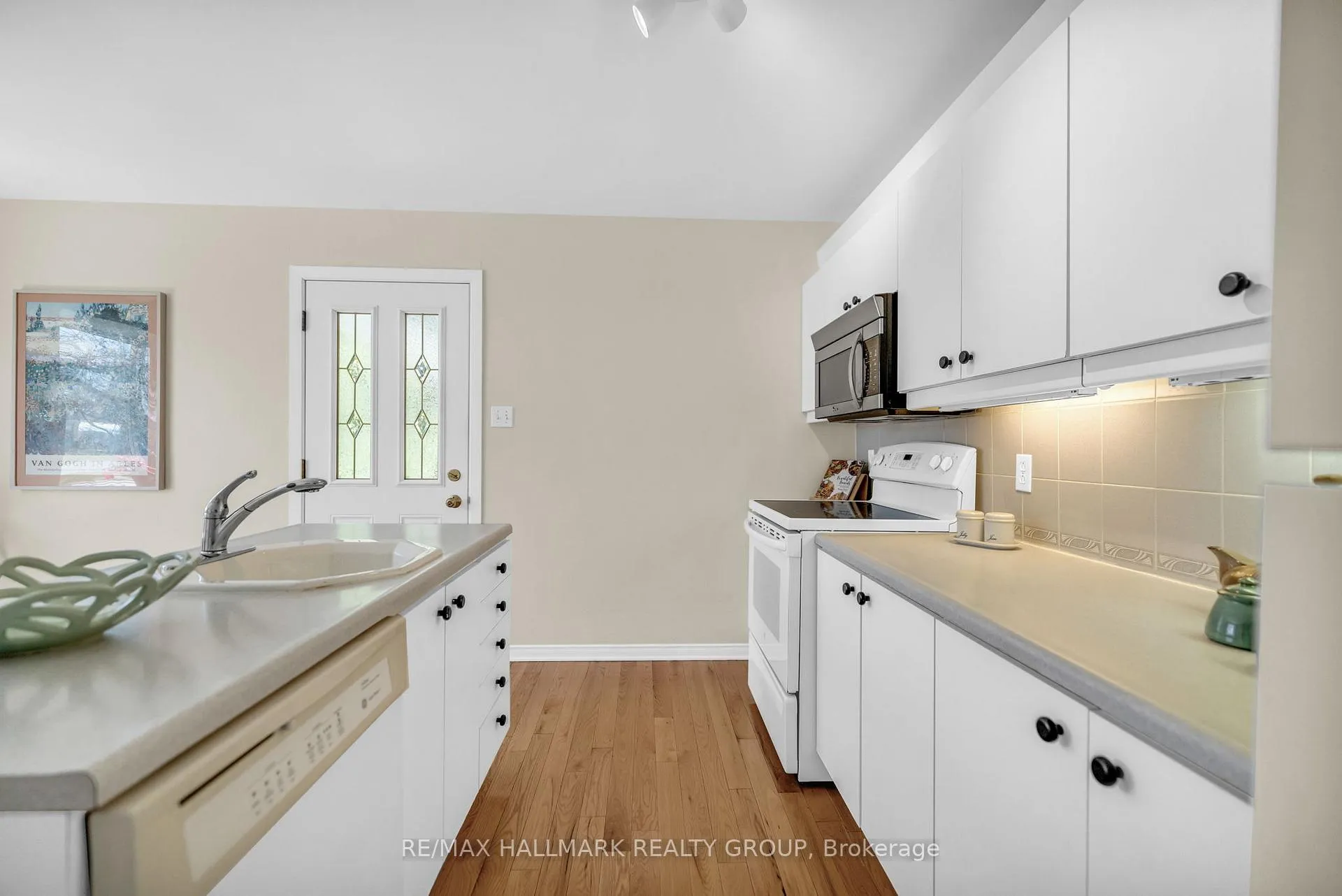 Photo 13 of 2163 Fillmore Crescent, Ottawa, Beacon Hill North — HOMEH