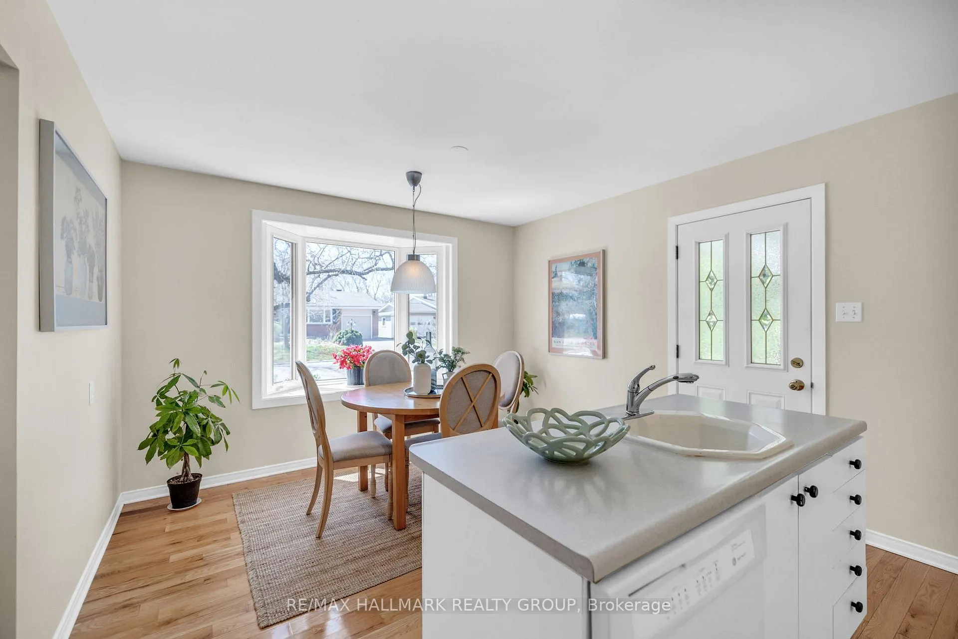 Photo 14 of 2163 Fillmore Crescent, Ottawa, Beacon Hill North — HOMEH