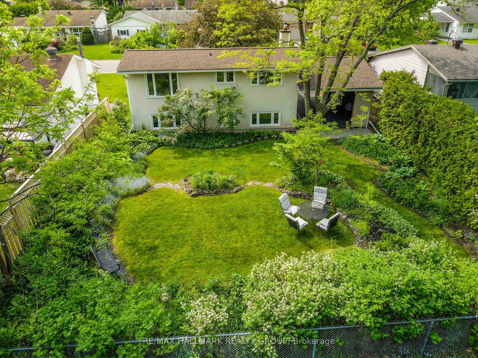 Photo 32 of 2163 Fillmore Crescent, Ottawa, Beacon Hill North — HOMEH