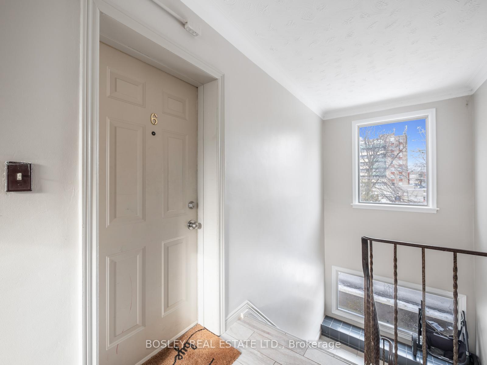 Photo 3 of Unit 6, 41 Marina Avenue, Etobicoke, Long Branch — HOMEH