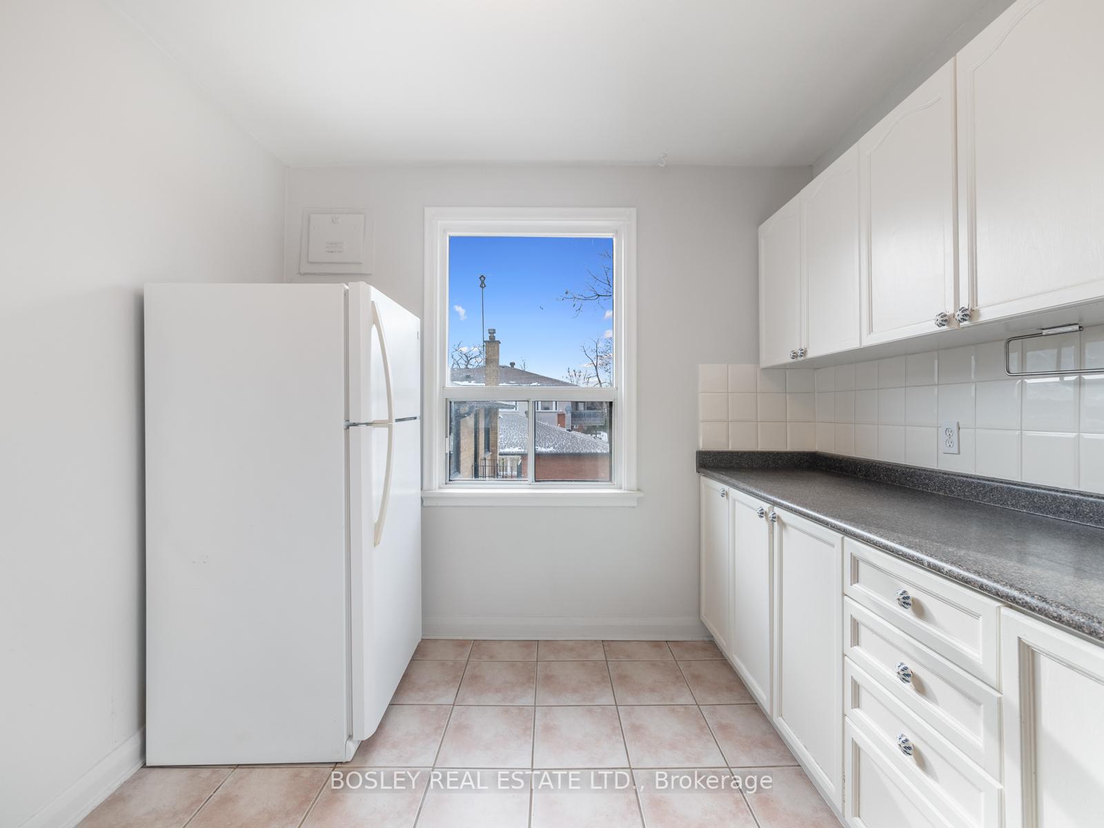 Photo 12 of Unit 6, 41 Marina Avenue, Etobicoke, Long Branch — HOMEH