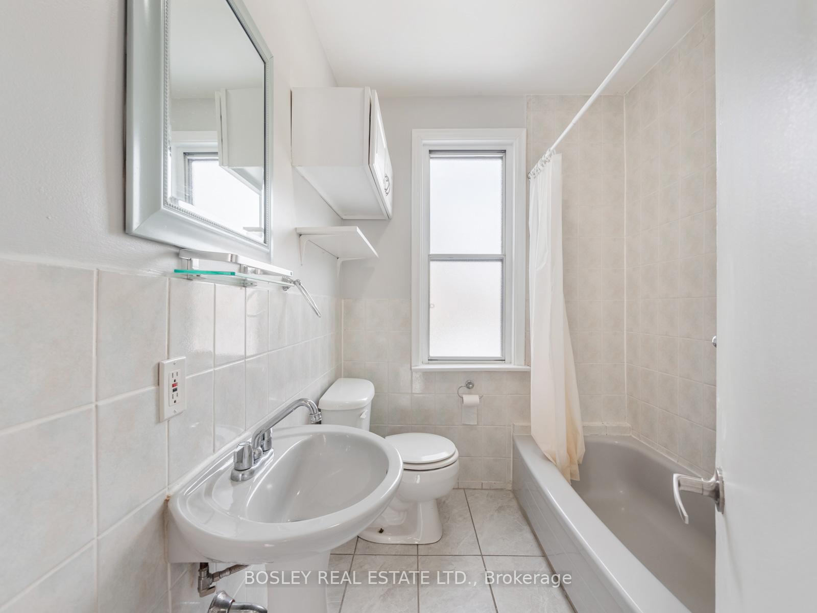 Photo 17 of Unit 6, 41 Marina Avenue, Etobicoke, Long Branch — HOMEH