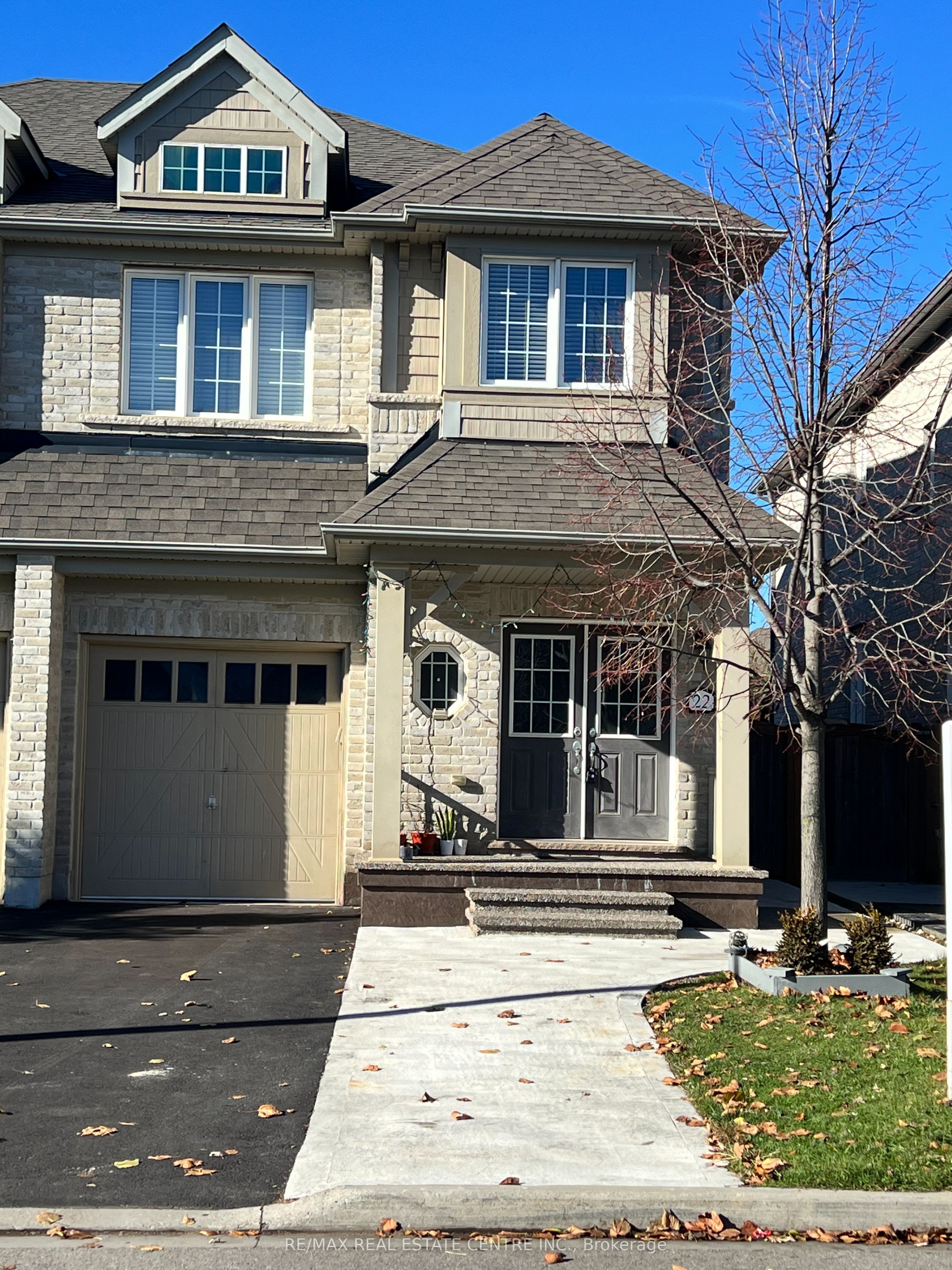 Photo 2 of 22 Twistleton Street, Caledon, Rural Caledon — HOMEH