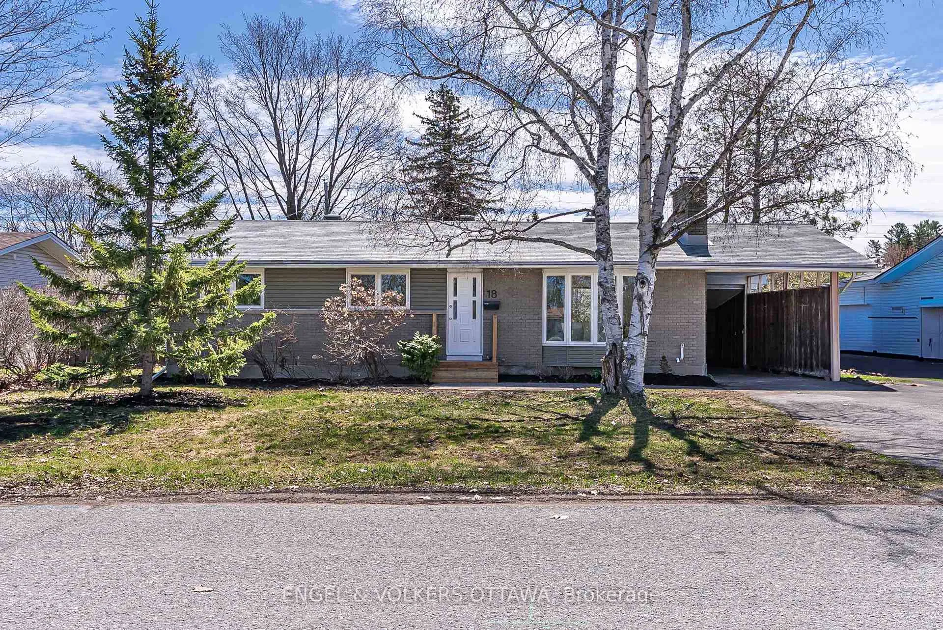 Photo 8 of 18 Dante Avenue, Ottawa, Lynwood Village — HOMEH