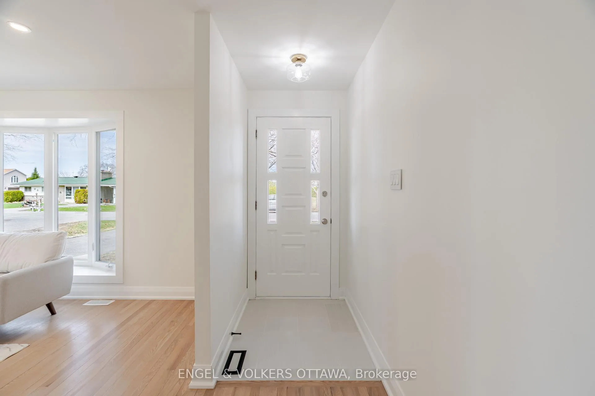 Photo 22 of 18 Dante Avenue, Ottawa, Lynwood Village — HOMEH