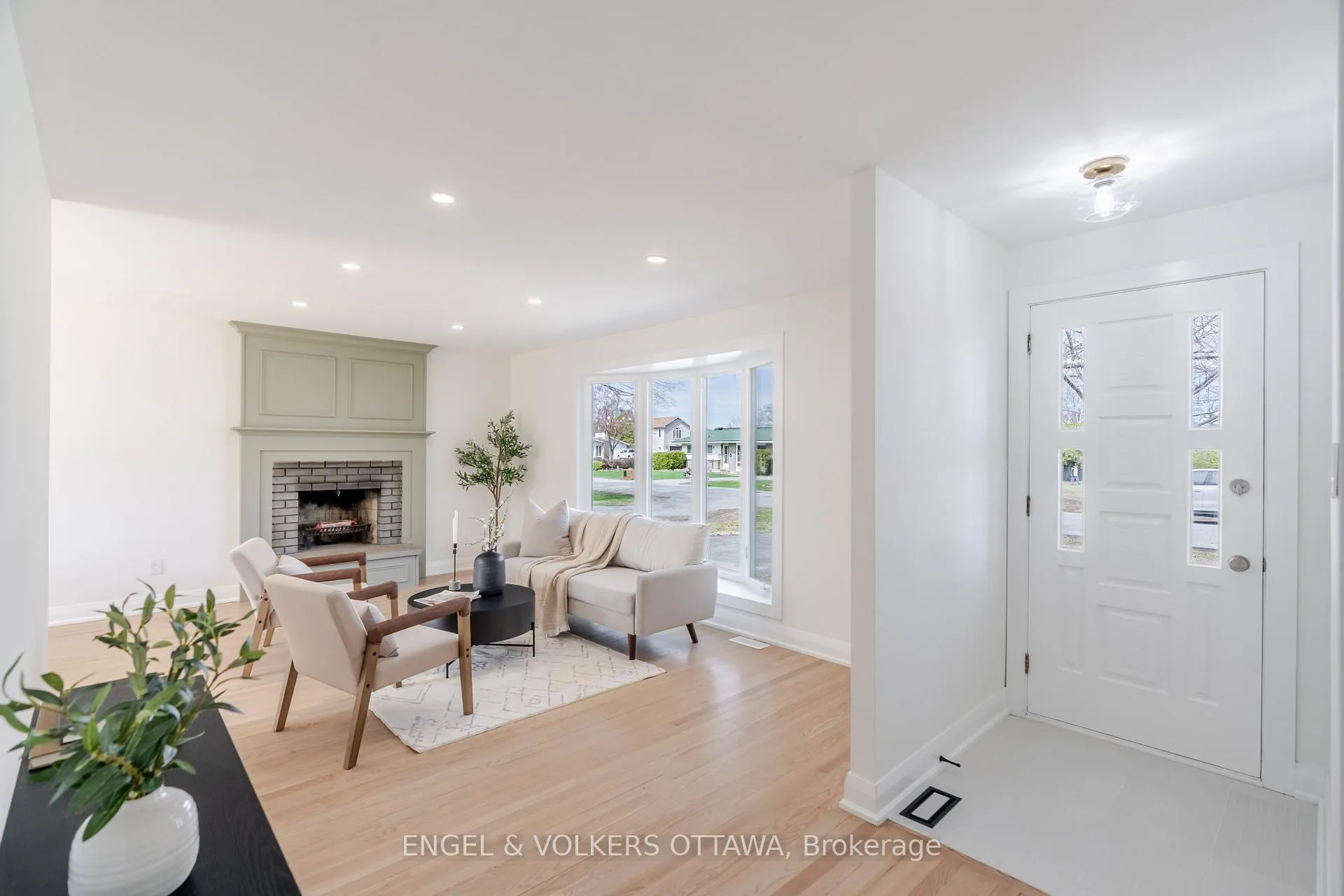 Photo 28 of 18 Dante Avenue, Ottawa, Lynwood Village — HOMEH