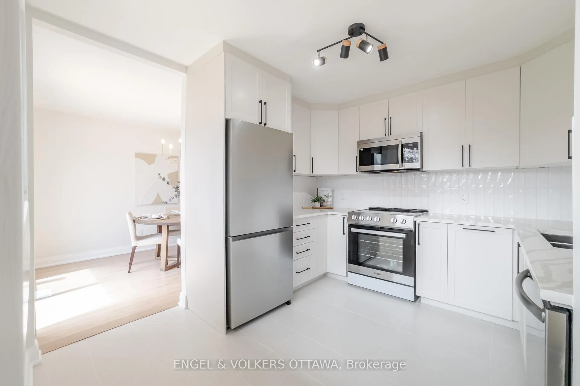 Photo 121 of 18 Dante Avenue, Ottawa, Lynwood Village — HOMEH