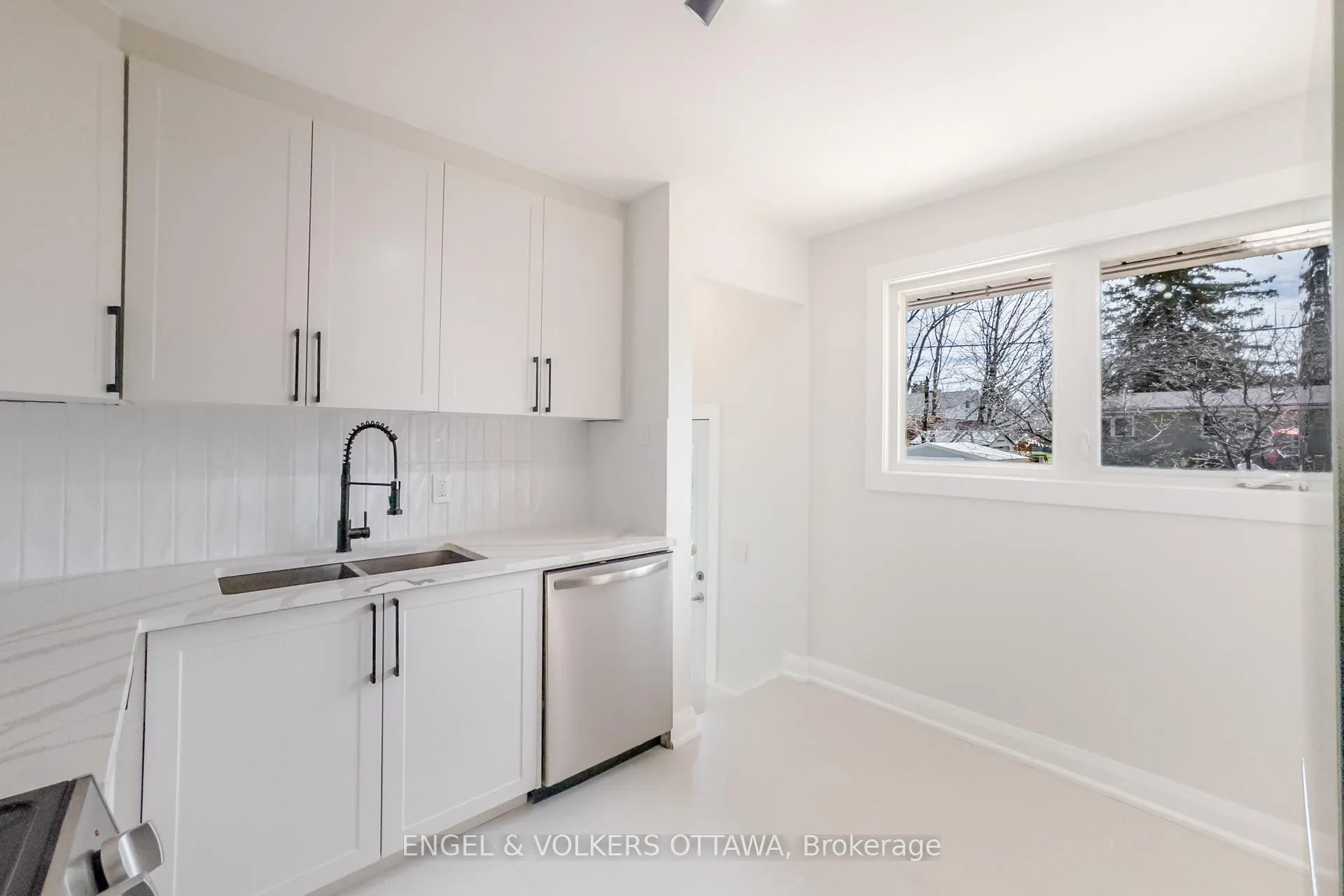 Photo 141 of 18 Dante Avenue, Ottawa, Lynwood Village — HOMEH