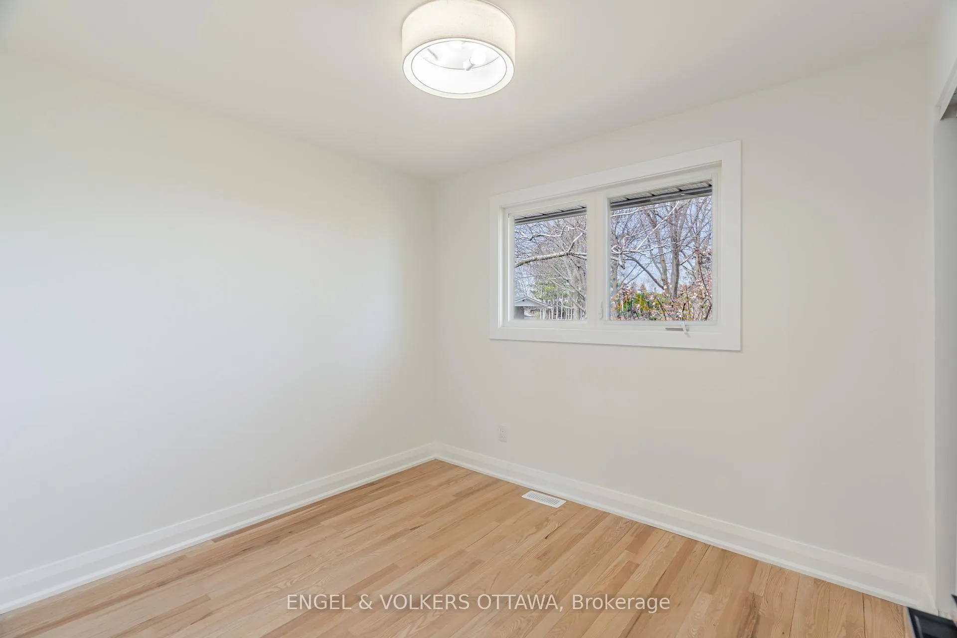Photo 190 of 18 Dante Avenue, Ottawa, Lynwood Village — HOMEH