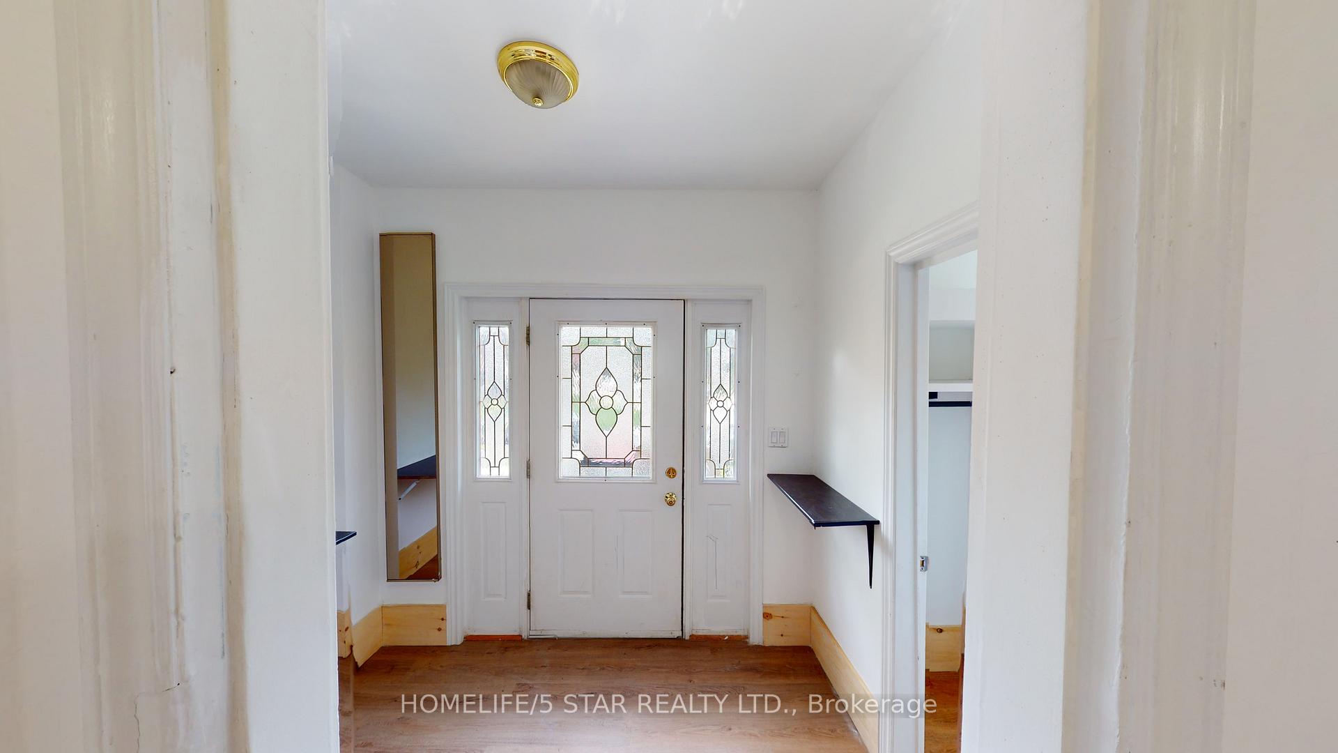 Photo 2 of Unit 1, 17 Rusholme Park Crescent, Toronto, Little Portugal — HOMEH