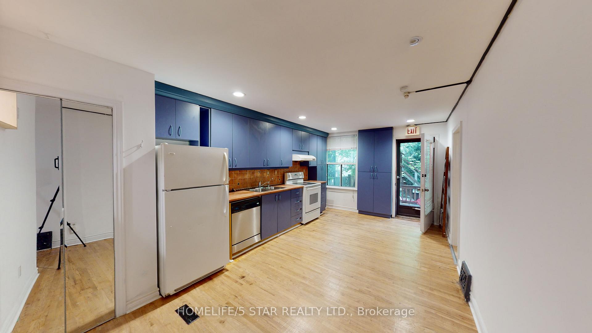 Photo 14 of Unit 1, 17 Rusholme Park Crescent, Toronto, Little Portugal — HOMEH