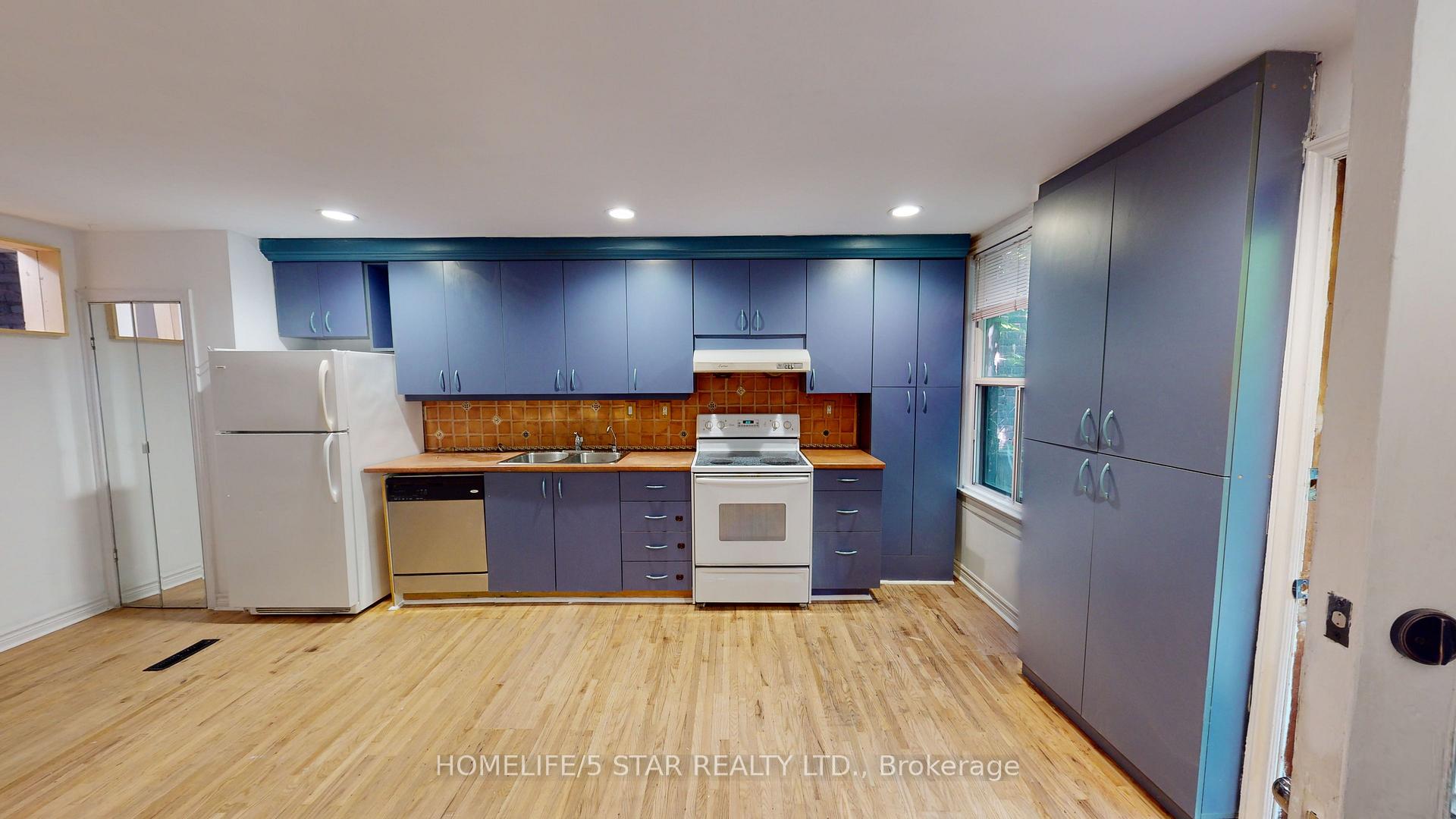 Photo 15 of Unit 1, 17 Rusholme Park Crescent, Toronto, Little Portugal — HOMEH