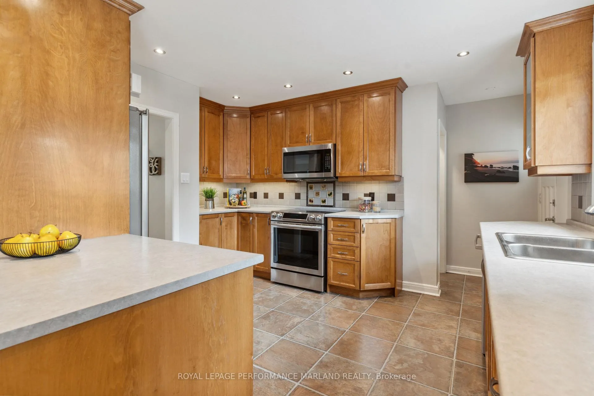 Photo 113 of 2075 Woodcrest Road, Ottawa, Alta Vista/Faircrest Heights — HOMEH