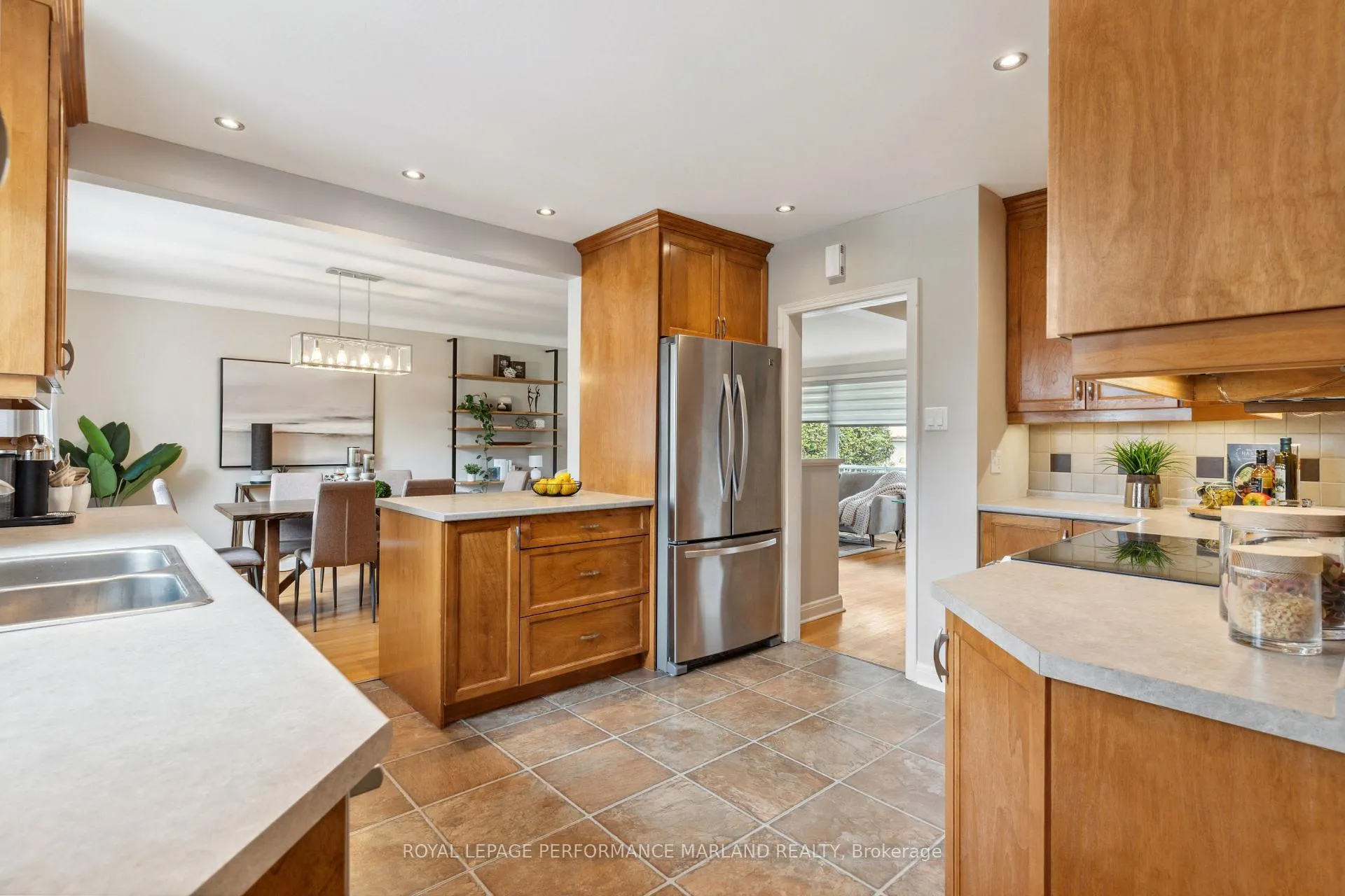 Photo 135 of 2075 Woodcrest Road, Ottawa, Alta Vista/Faircrest Heights — HOMEH