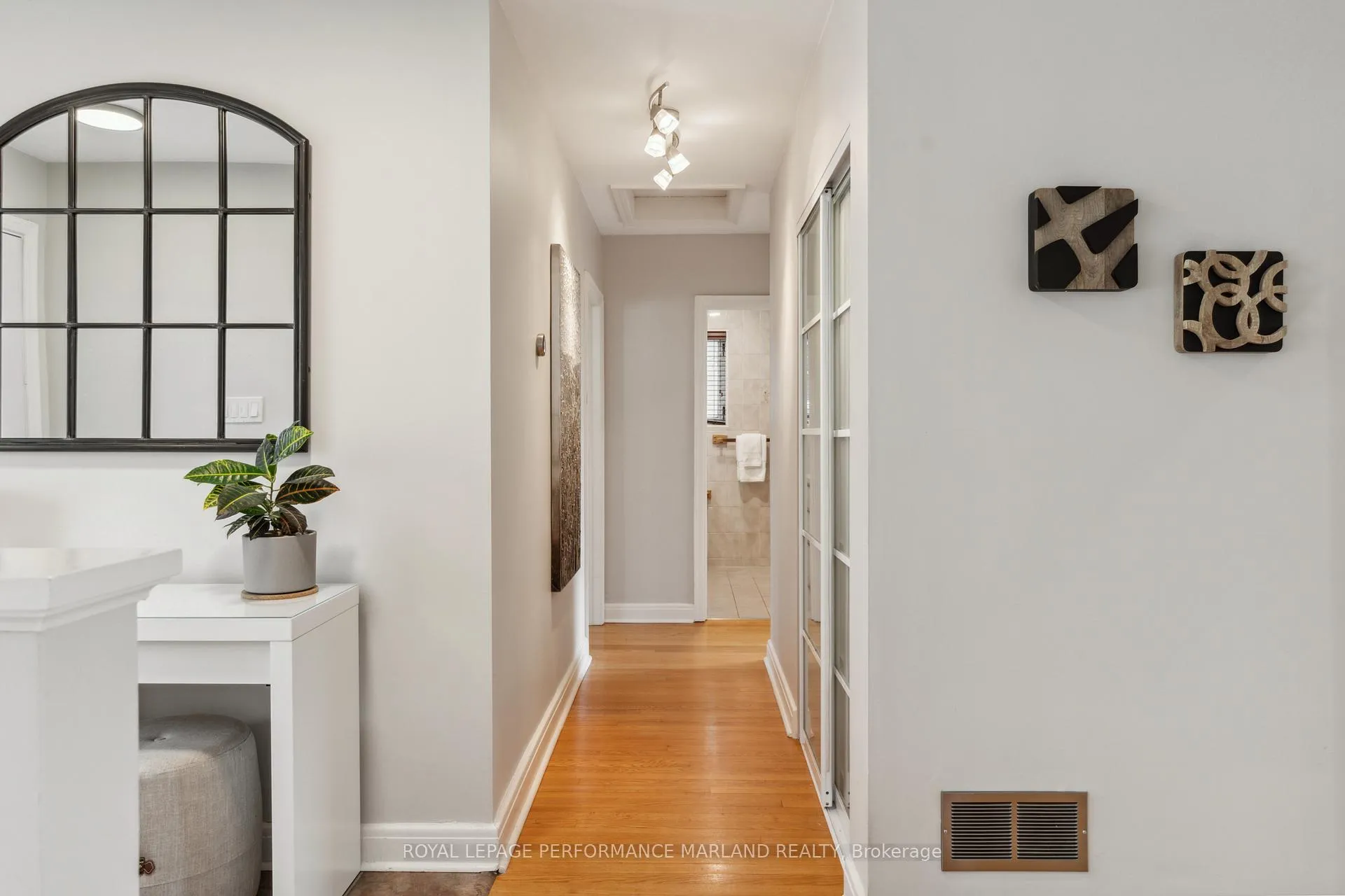 Photo 151 of 2075 Woodcrest Road, Ottawa, Alta Vista/Faircrest Heights — HOMEH