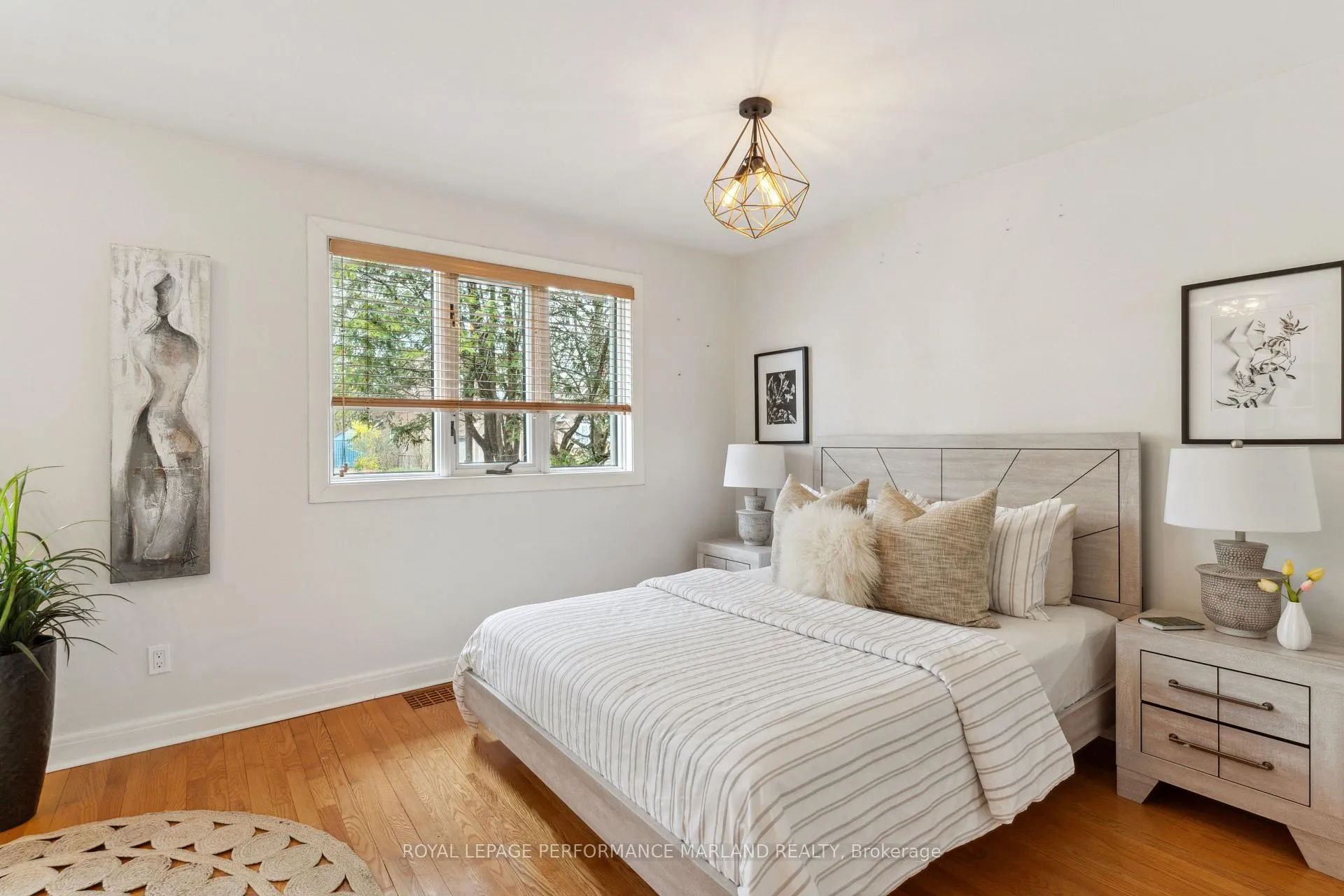 Photo 162 of 2075 Woodcrest Road, Ottawa, Alta Vista/Faircrest Heights — HOMEH