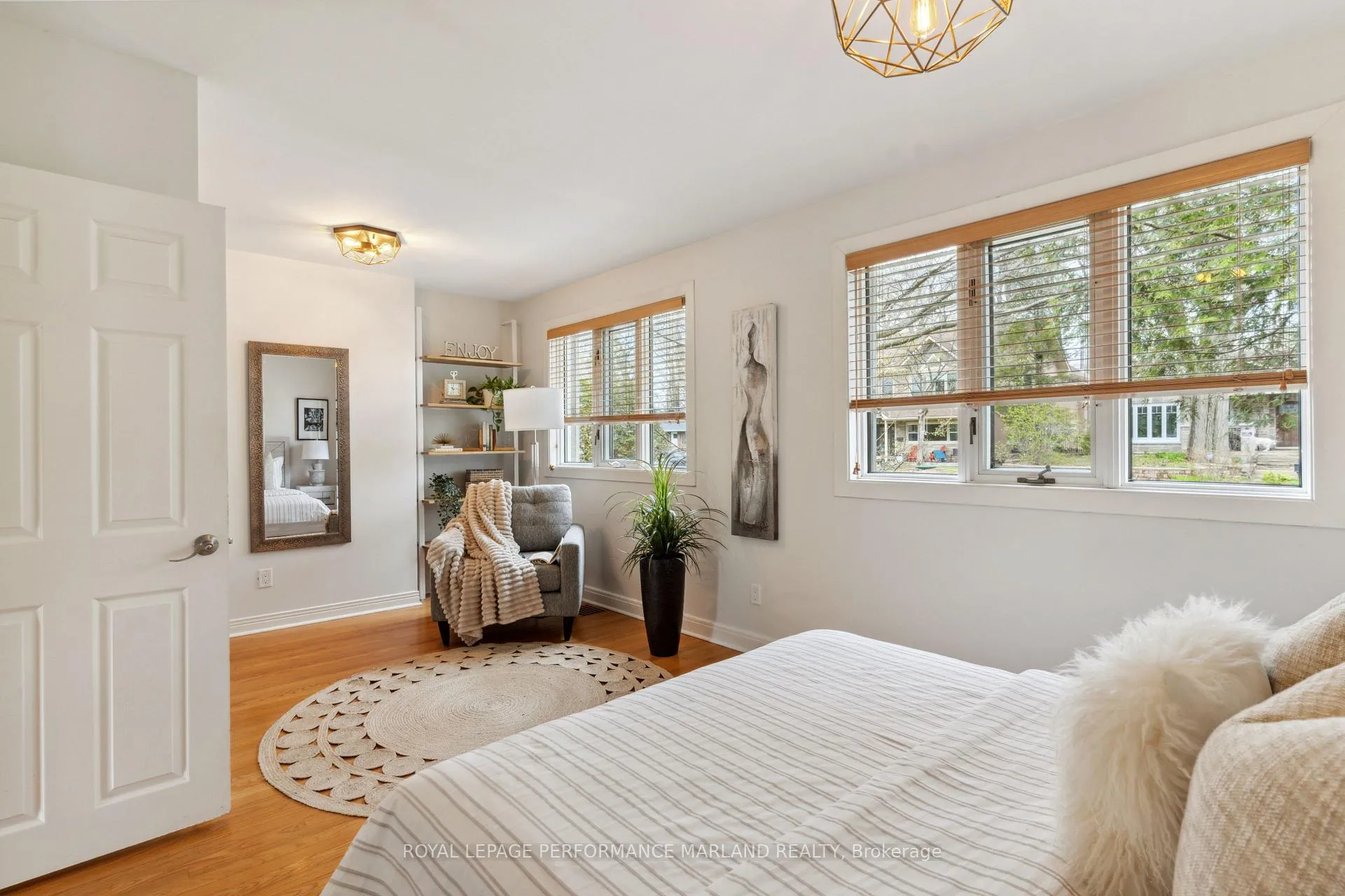 Photo 155 of 2075 Woodcrest Road, Ottawa, Alta Vista/Faircrest Heights — HOMEH