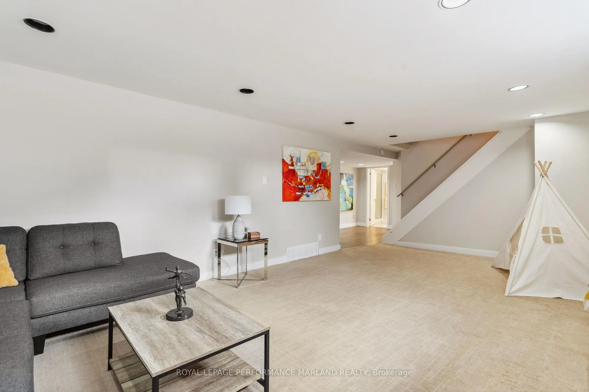 Photo 234 of 2075 Woodcrest Road, Ottawa, Alta Vista/Faircrest Heights — HOMEH