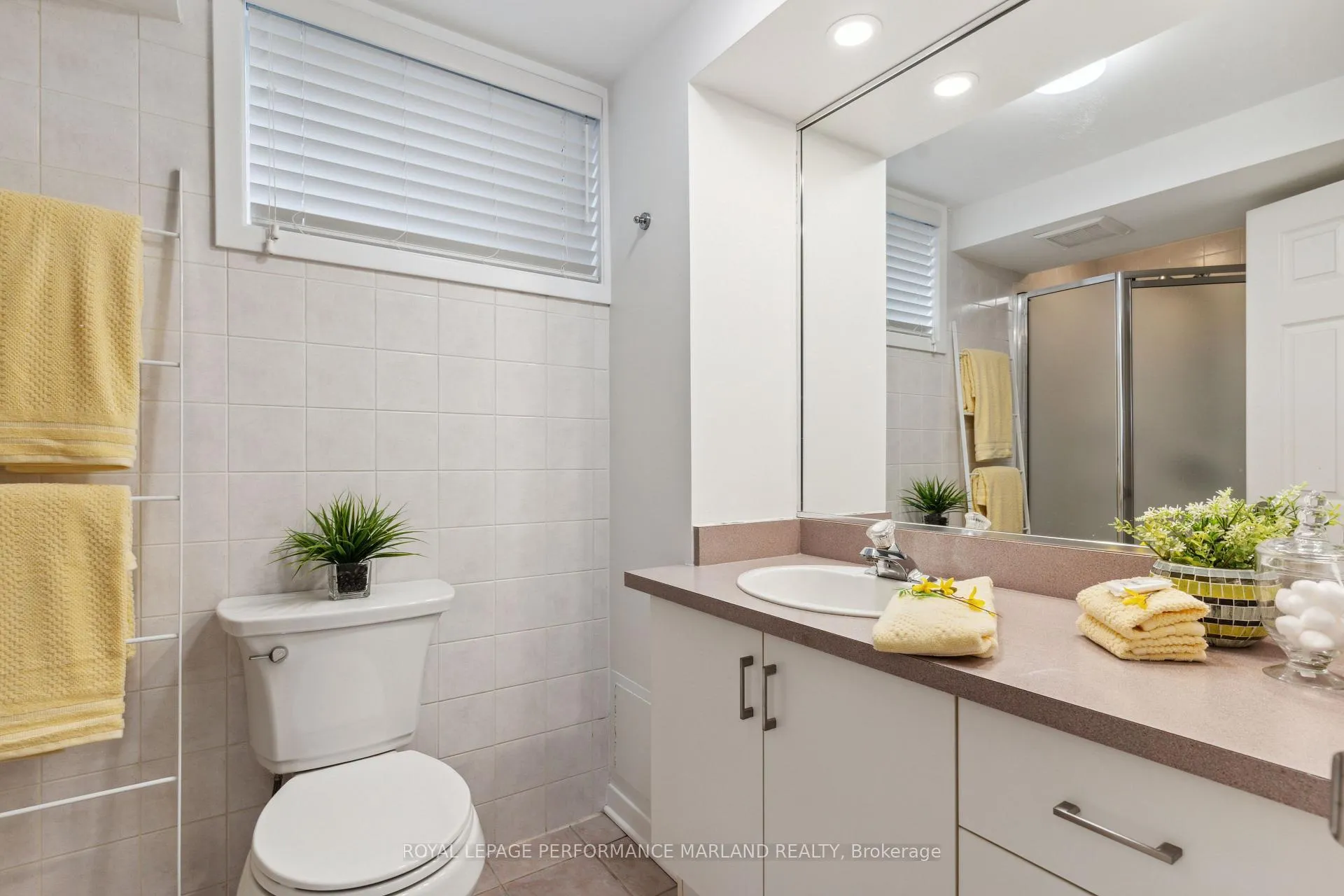Photo 259 of 2075 Woodcrest Road, Ottawa, Alta Vista/Faircrest Heights — HOMEH