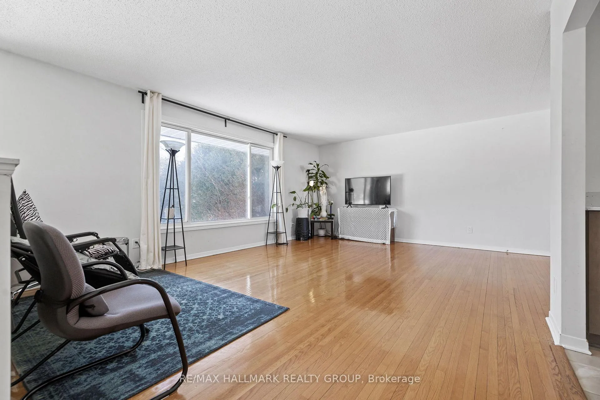Photo 23 of 2988 Mccarthy Road, Ottawa, Riverside Park South — HOMEH