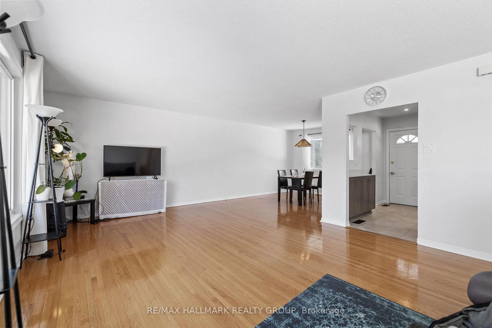 Photo 27 of 2988 Mccarthy Road, Ottawa, Riverside Park South — HOMEH