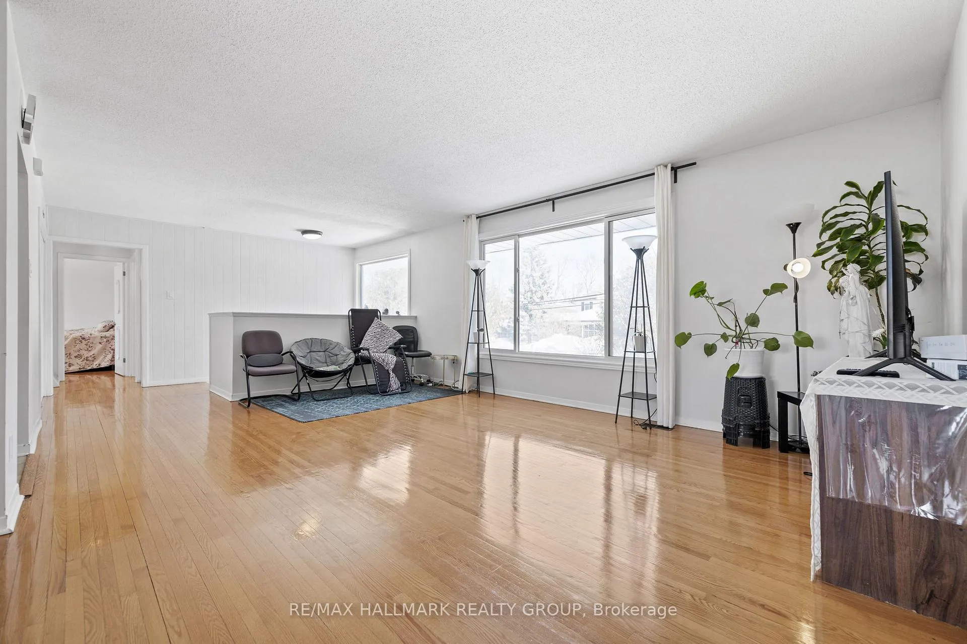 Photo 40 of 2988 Mccarthy Road, Ottawa, Riverside Park South — HOMEH
