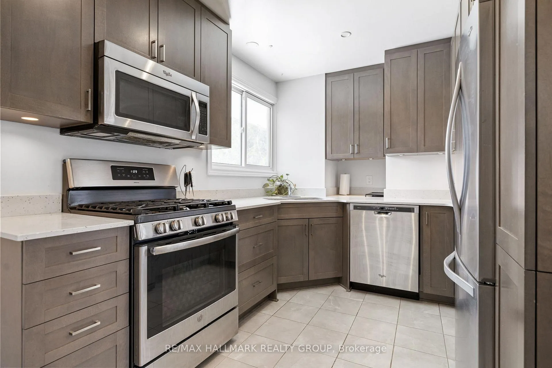 Photo 86 of 2988 Mccarthy Road, Ottawa, Riverside Park South — HOMEH