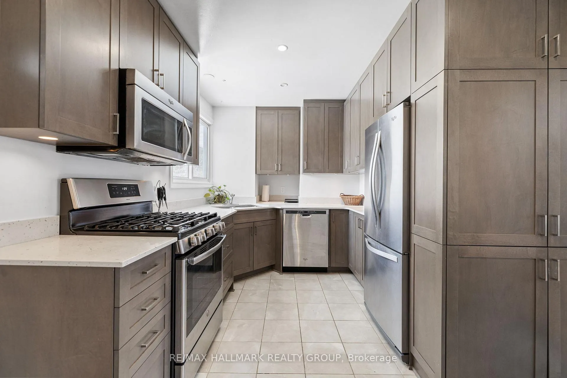 Photo 90 of 2988 Mccarthy Road, Ottawa, Riverside Park South — HOMEH