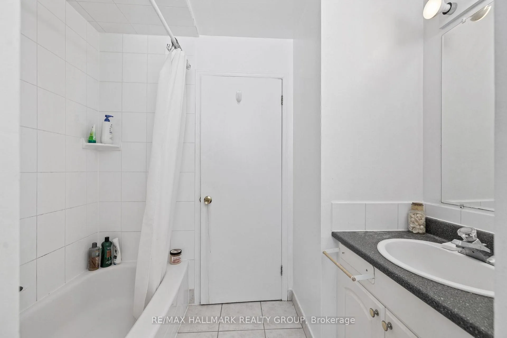 Photo 251 of 2988 Mccarthy Road, Ottawa, Riverside Park South — HOMEH