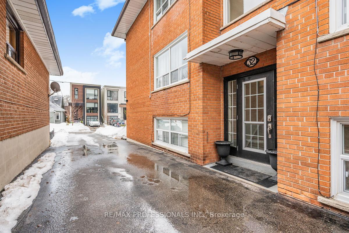 Photo 3 of Unit Unit 6, 32 Heman Street, Etobicoke, Mimico — HOMEH