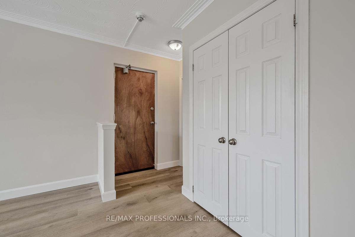 Photo 5 of Unit Unit 6, 32 Heman Street, Etobicoke, Mimico — HOMEH