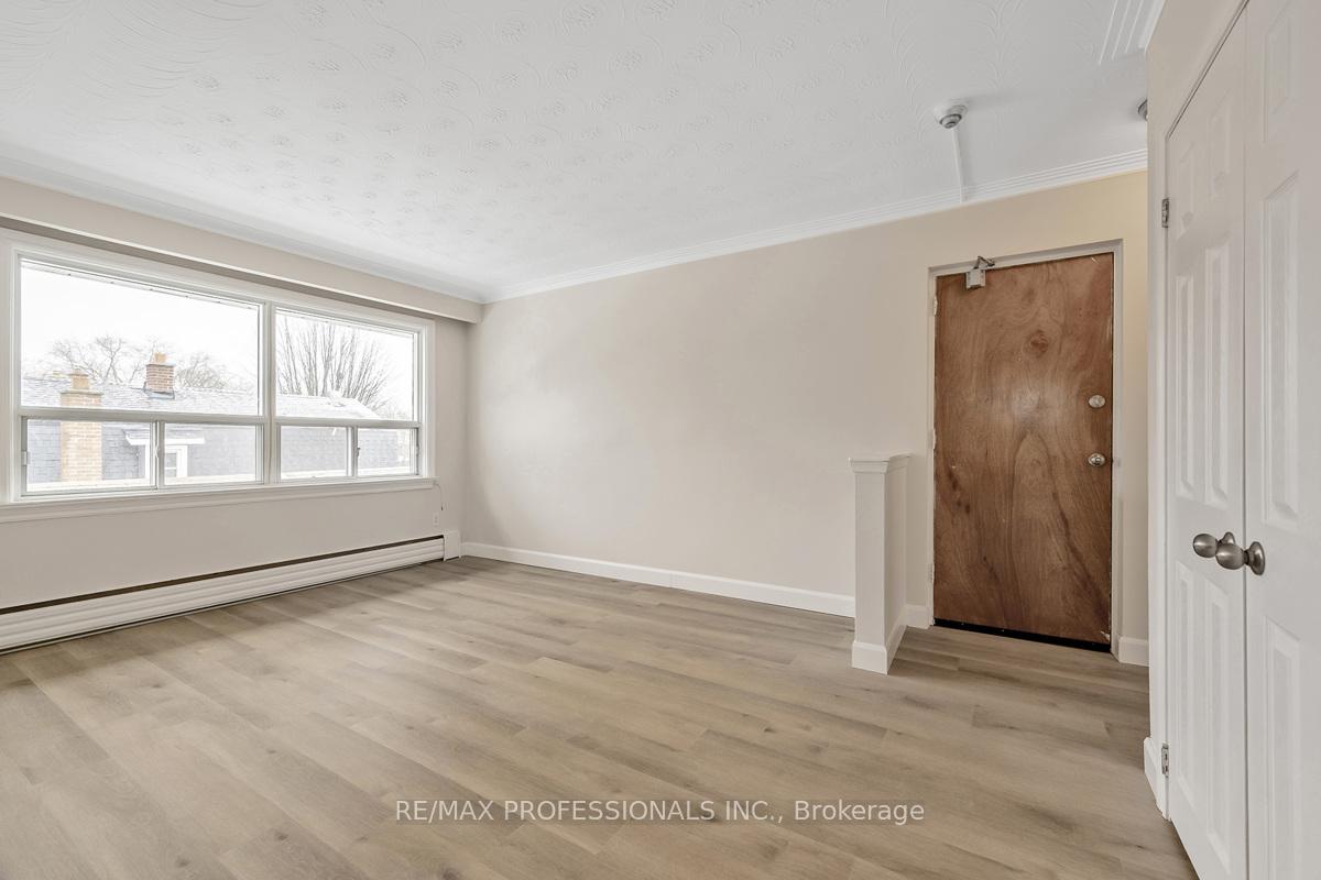 Photo 6 of Unit Unit 6, 32 Heman Street, Etobicoke, Mimico — HOMEH