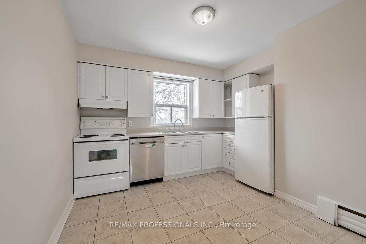 Photo 10 of Unit Unit 6, 32 Heman Street, Etobicoke, Mimico — HOMEH