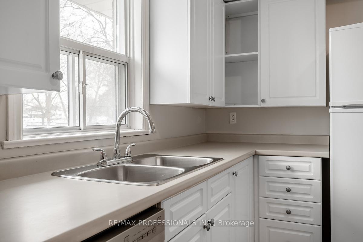 Photo 11 of Unit Unit 6, 32 Heman Street, Etobicoke, Mimico — HOMEH