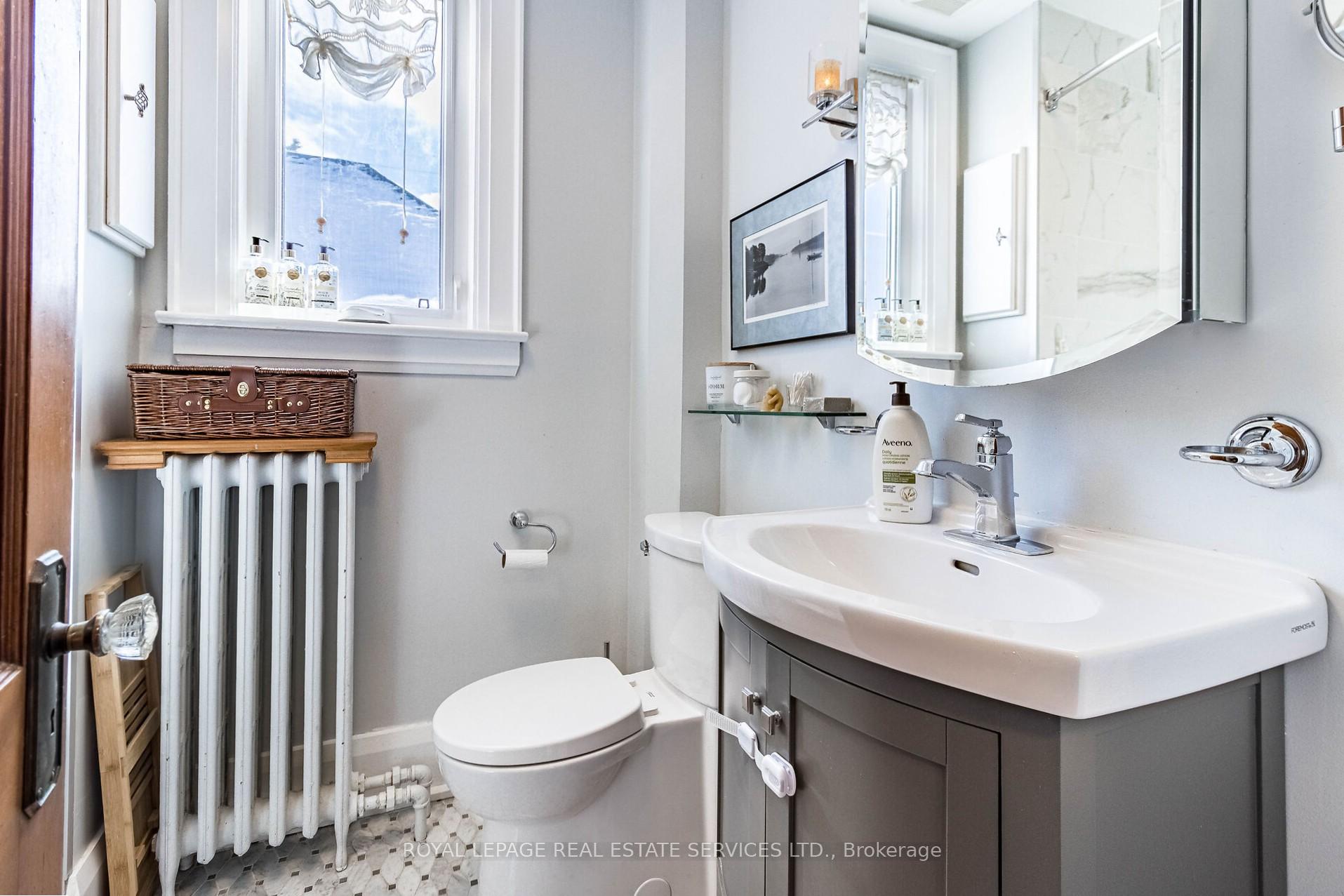 Photo 20 of 32 Third Street, Etobicoke, New Toronto — HOMEH