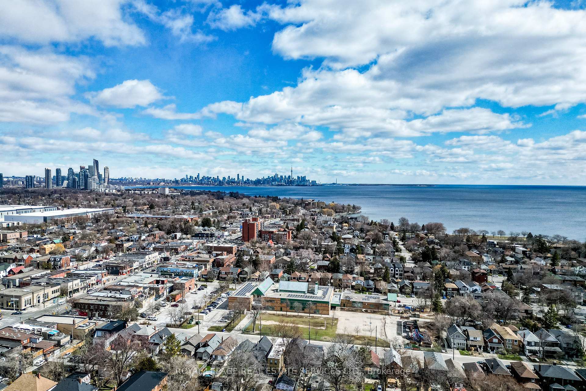 Photo 37 of 32 Third Street, Etobicoke, New Toronto — HOMEH
