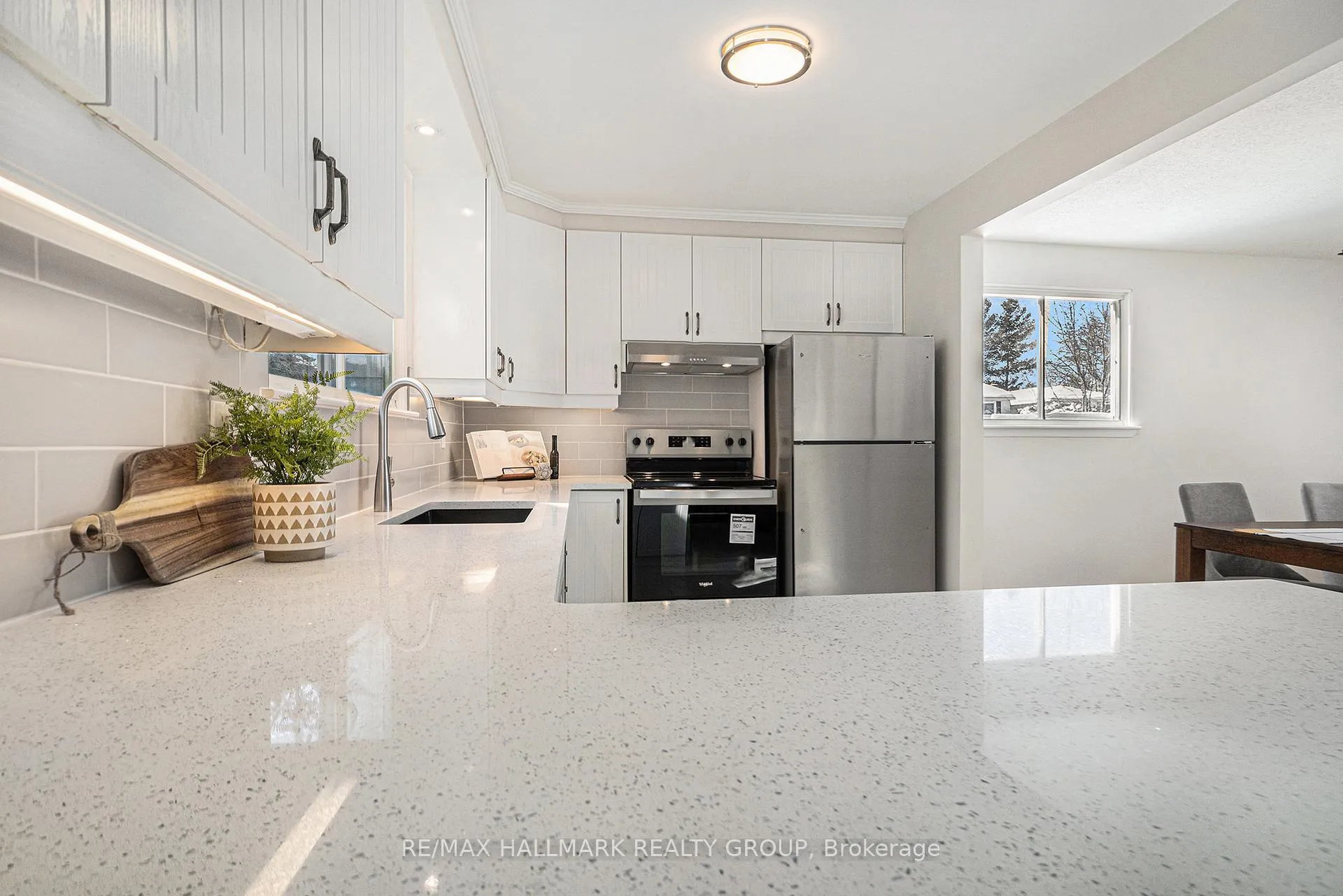 Photo 86 of 1 Silver Aspen Crescent, Ottawa, Blackburn Hamlet — HOMEH