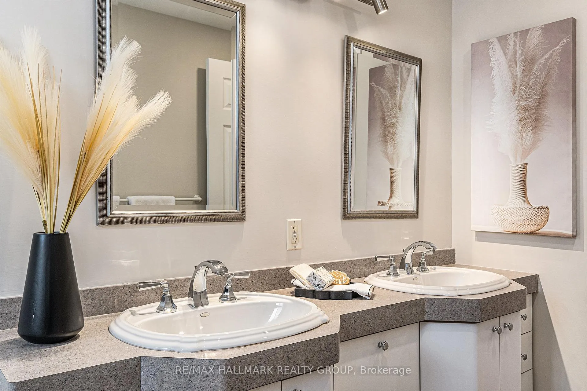 Photo 192 of 1 Silver Aspen Crescent, Ottawa, Blackburn Hamlet — HOMEH