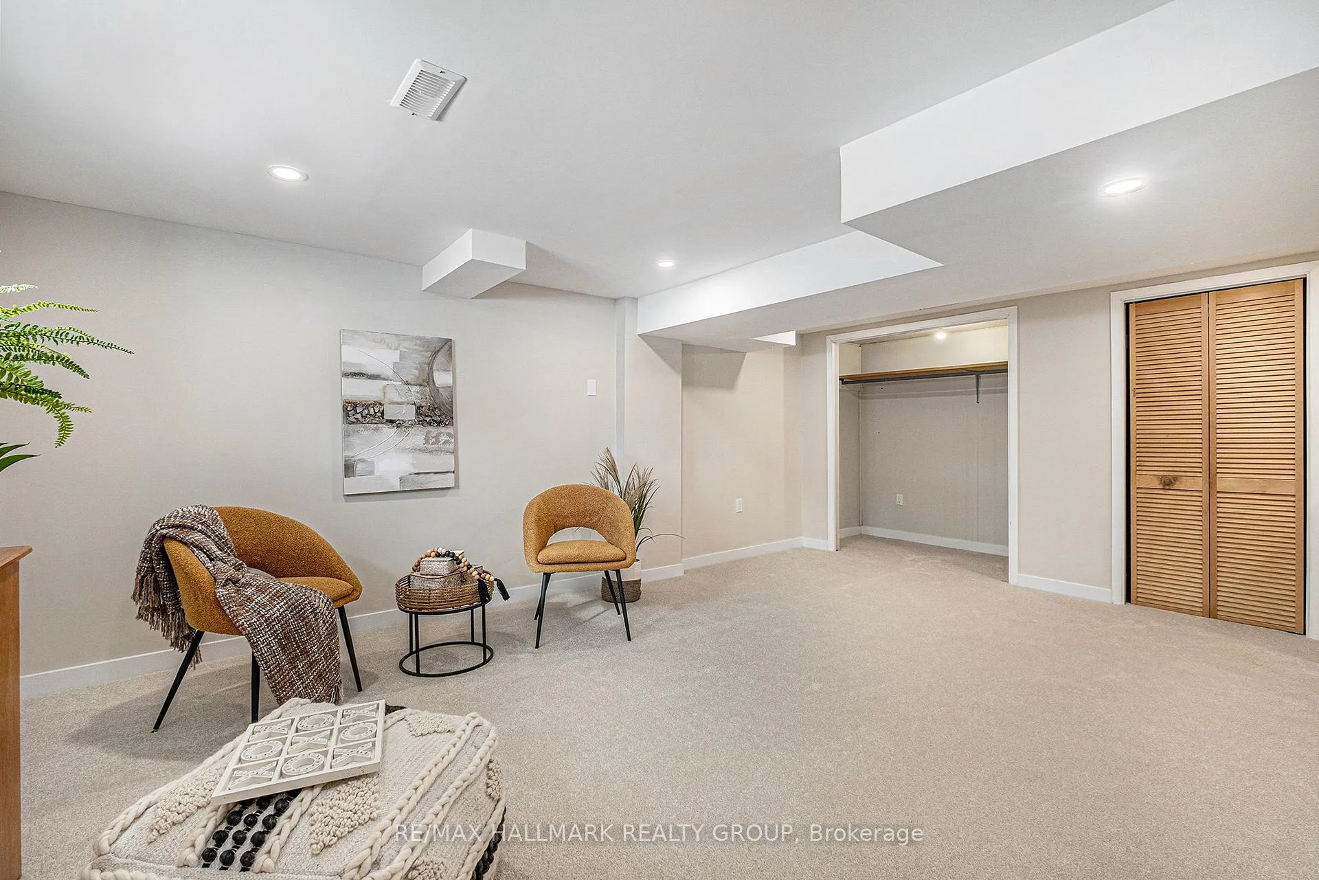 Photo 216 of 1 Silver Aspen Crescent, Ottawa, Blackburn Hamlet — HOMEH