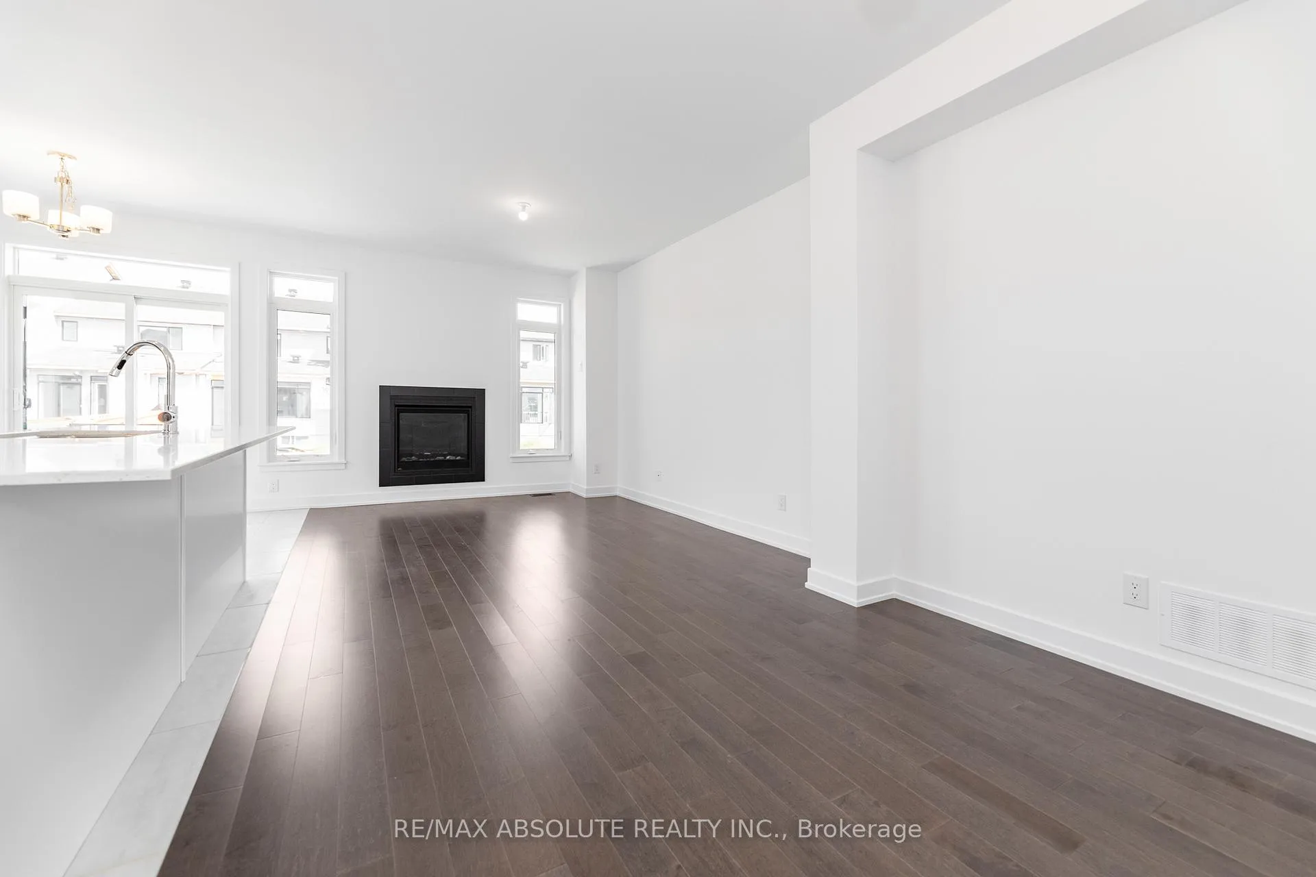 Photo 329 of 234 Zinnia Way, Ottawa, Riverside South/Gloucester Glen — HOMEH