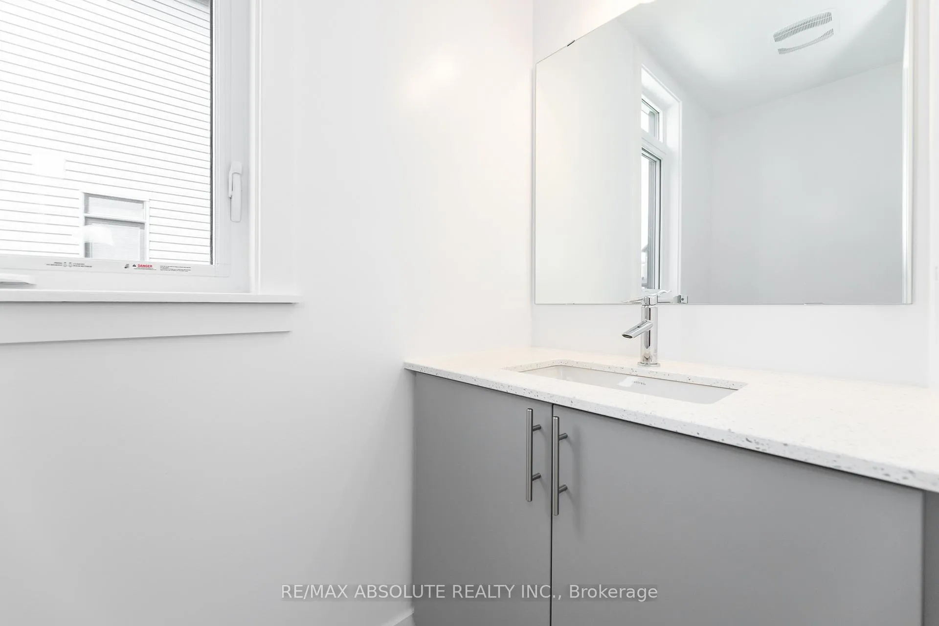 Photo 340 of 234 Zinnia Way, Ottawa, Riverside South/Gloucester Glen — HOMEH