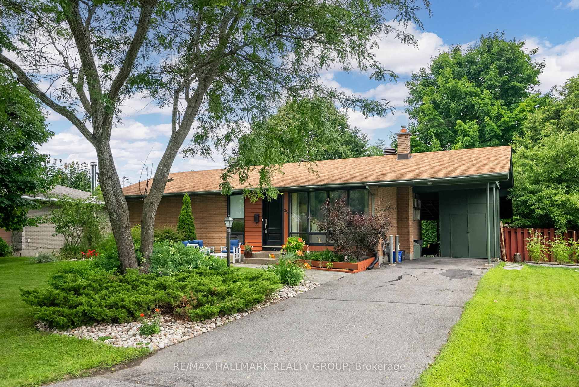 Photo 2 of 25 Ellery Crescent, Ottawa, Lynwood Village — HOMEH